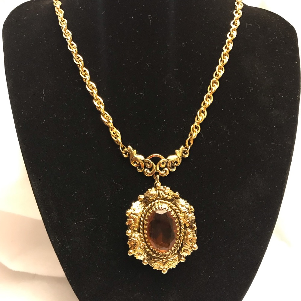 Gorgeous Amber pendant and Gold tone necklace